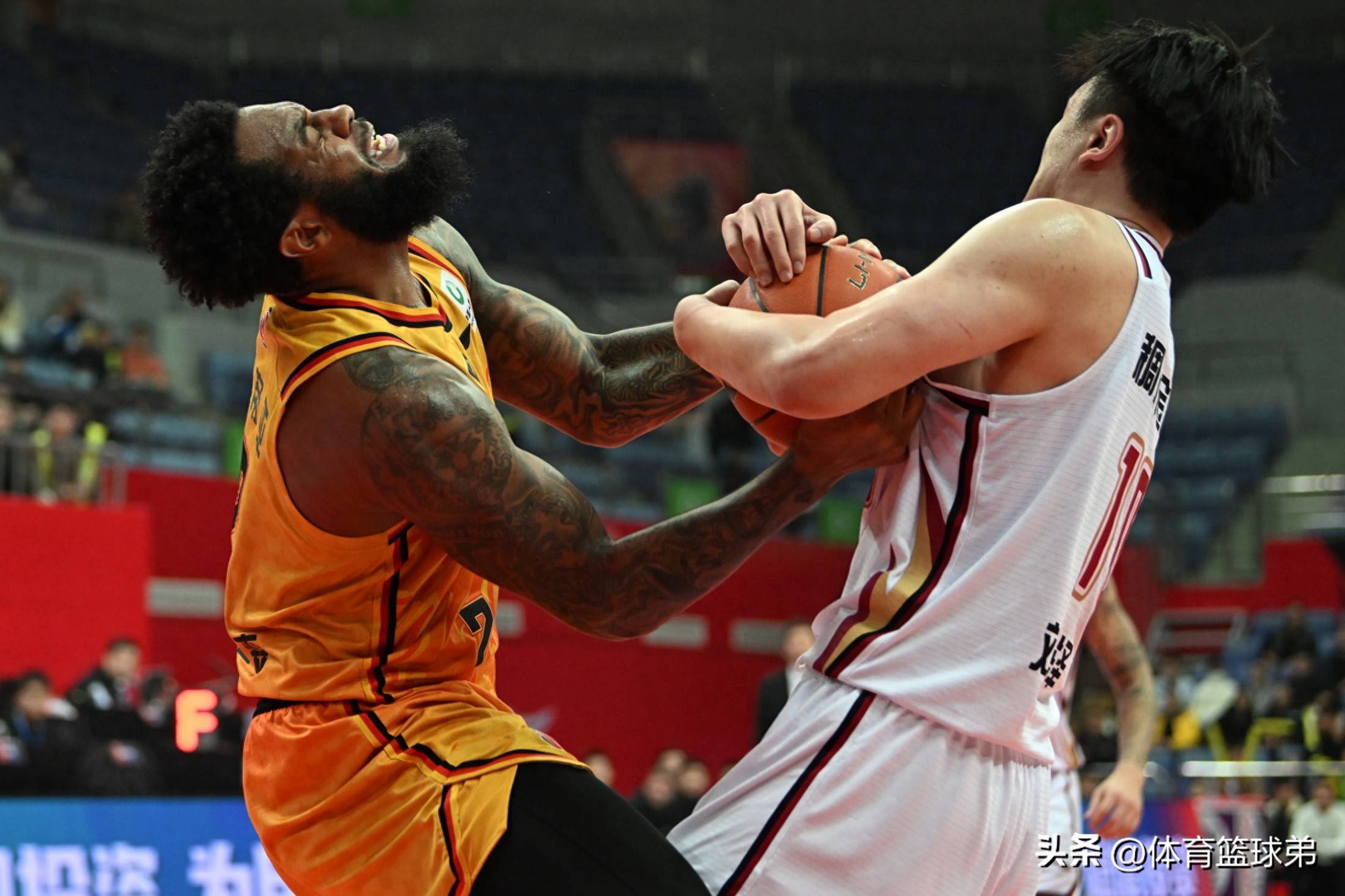 九游体育-关于今晨NBA常规赛焦点战，浙江队官宣签约，压力陡增，控场能力受关注的信息-九游体育